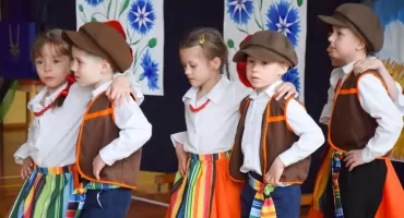 Oberki, krakowiaki i ludowe przyśpiewki. Drugi konkurs gminny za nami [ZDJĘCIA, WIDEO]