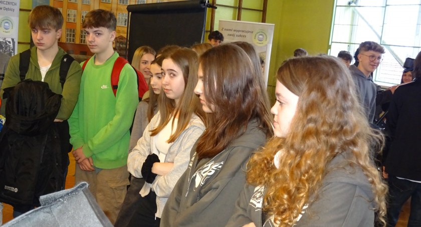 Uczniowie jeszcze wtedy ósmych klas podczas warsztatów w Ekonomiku.