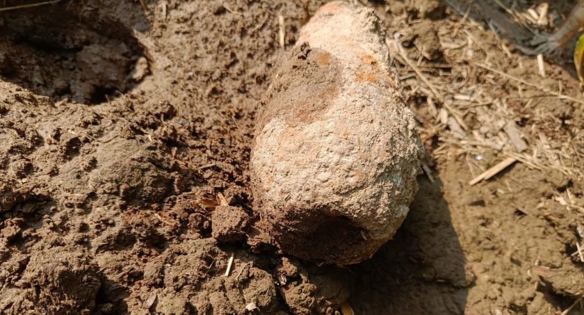 Ten pocisk saperzy odebrali z Zasowa.