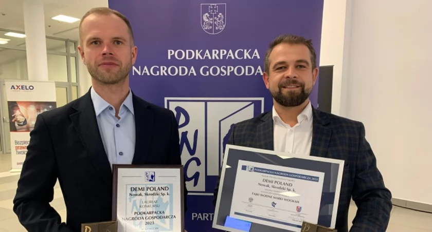 Mateusz Nowak i Bartłomiej Nowak po odebraniu nagród dla Demi Poland