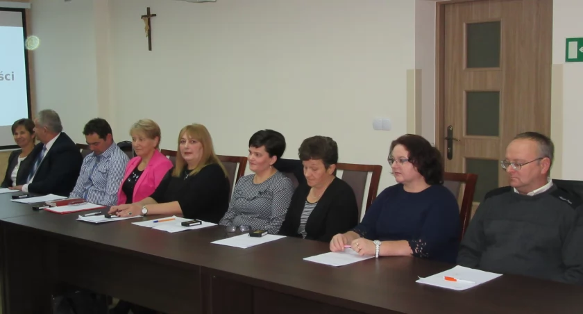 Czy po tej stronie stołu w sali obrad w Jodłowej zasiądzie po wyborach ktoś nowy?