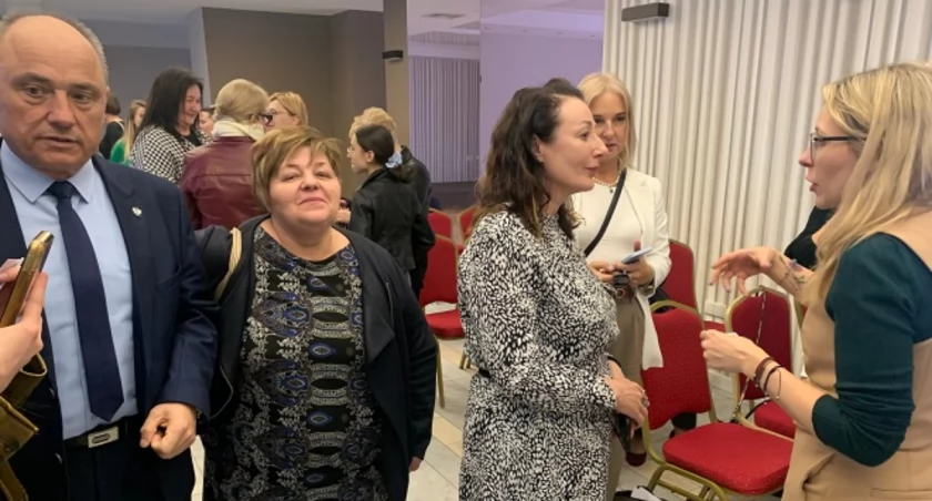 Minister Agnieszka Buczyńska (po prawej), spotkała się dzialaczami społecznymi z naszego powiatu.