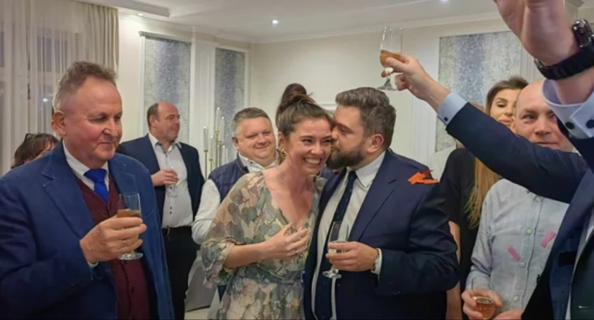 Mateusz Kutrzeba pierwsze gratulacje odebrał od żony. Fot. Agnieszka Majba-Pochwat