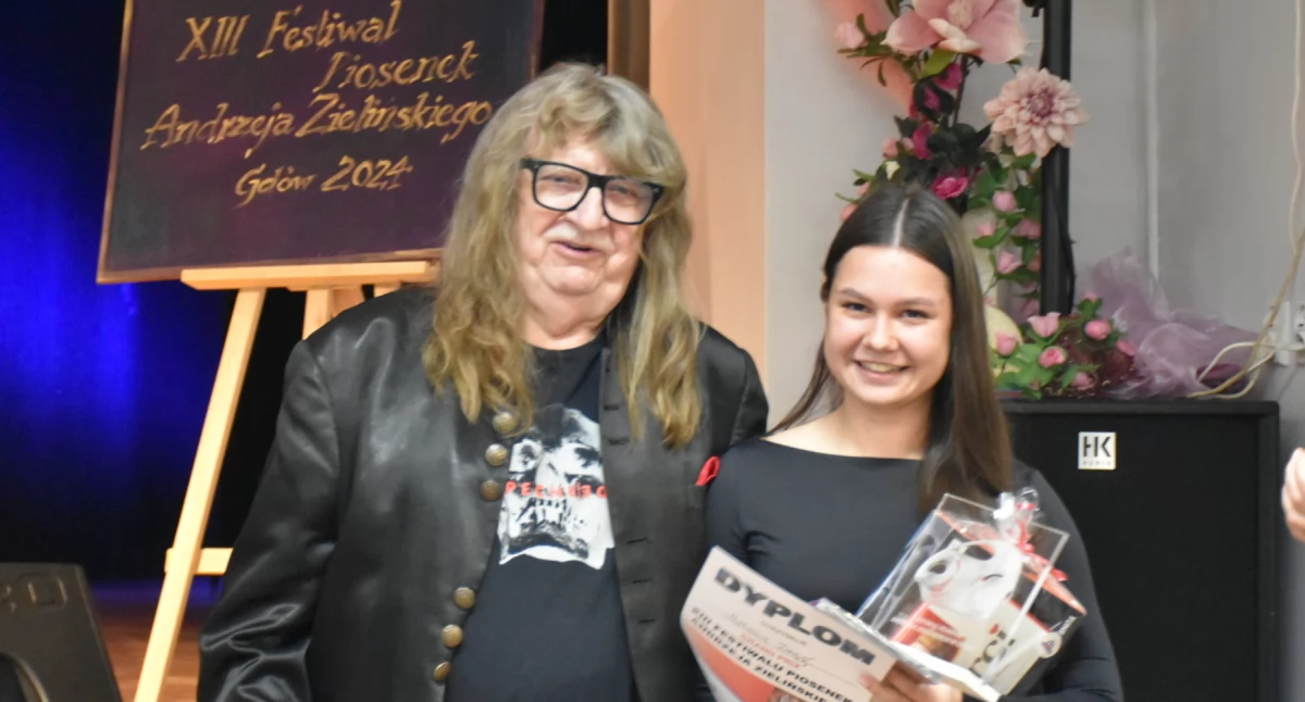 Natalia Drąg z twórcą grupy Skaldowie Andrzejem Zielińskim. (fot. Centrum Kultury Gdów)