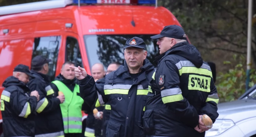 Bryg. Janusz Nesteruk (na pierwszym planie przodem) dowodził kolejno JRG 2 i 1. 