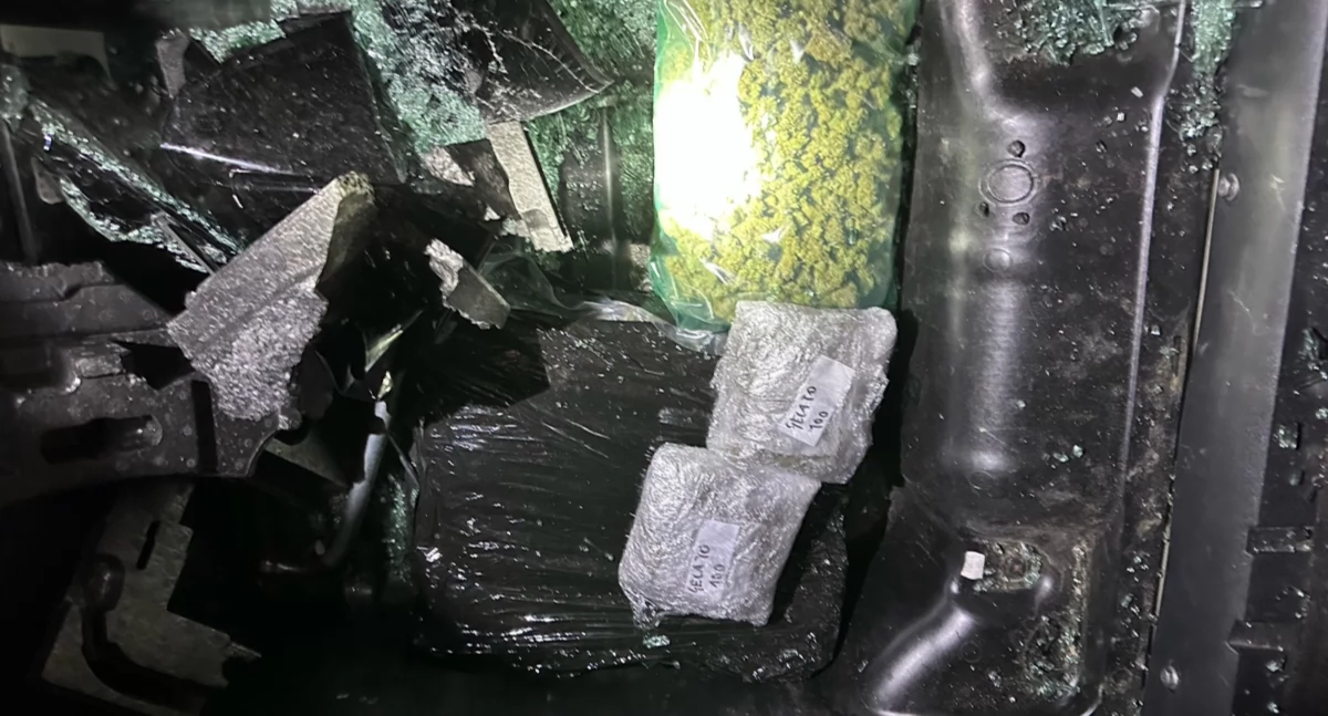 Narkotyki znalezione w bagażniku auta. Fot. Komenda Wojewódzka Policji