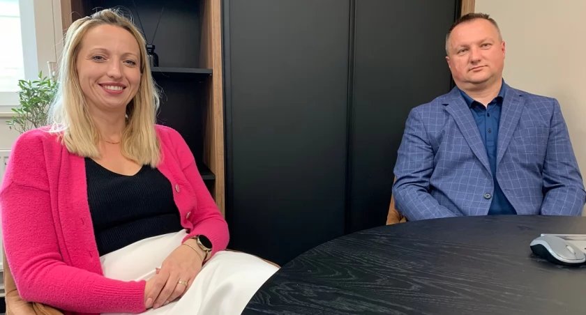 Izabela Białas - dyrektor zarządzający i Ryszard Zegar - dyrektor ds. logistyki magazynowej