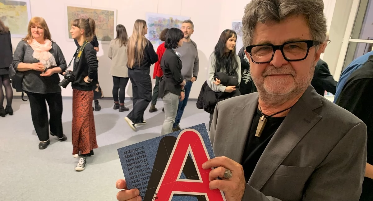 Ryszard Kucab jako kurator wystawy Artefakty24, jaka na początku tego roku pokazana została m.in. w Galerii Sztuki Współczesnej w Przemyślu