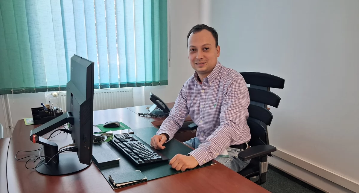 Kierownik powiatowego biura ARiMR Daniel Wójcik zachęca do składania wniosków.