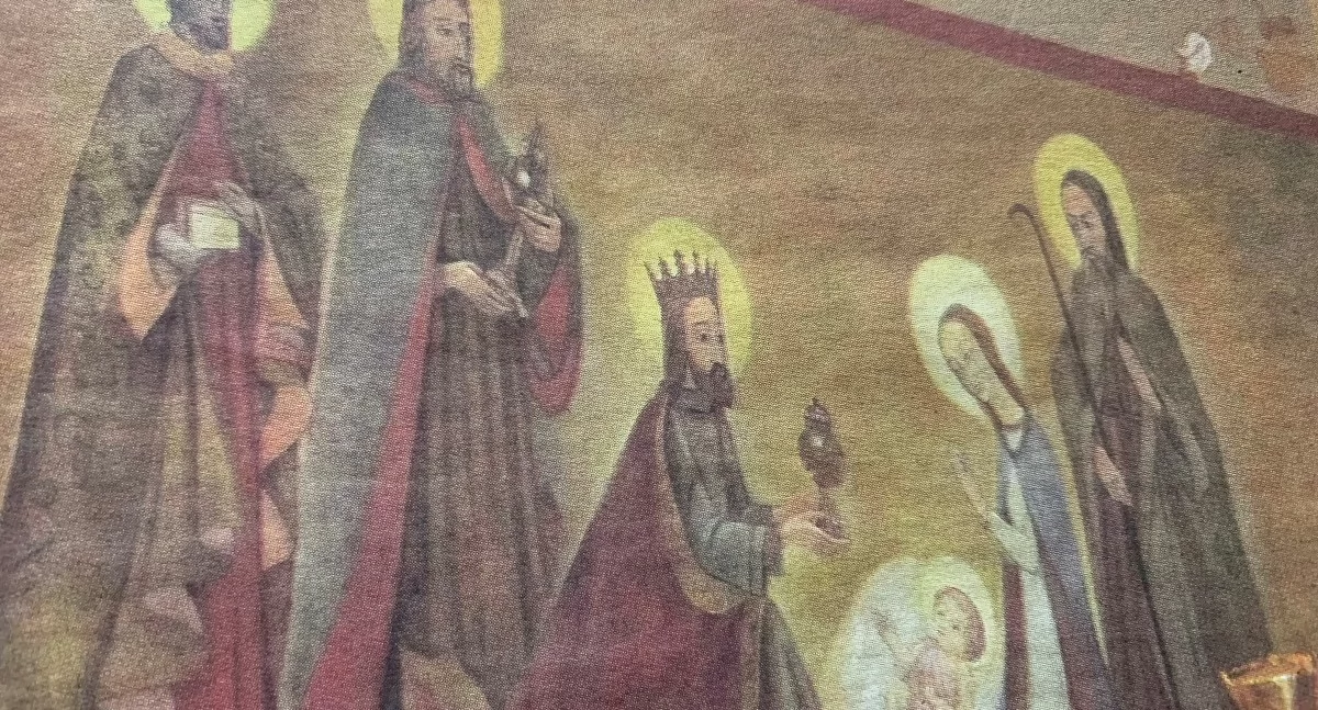Kościół w Dobrkowie jest jednym z niewielu w powiecie, gdzie są obrazy lub malowidła nawiązujące tematyką do okresu Bożego Narodzenia.