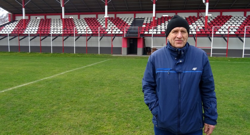 Jerzy Curyło liczy, że w przyszłości stadion uda się poszerzyć i unowocześnić. Ale ostatnie remonty też go cieszą.