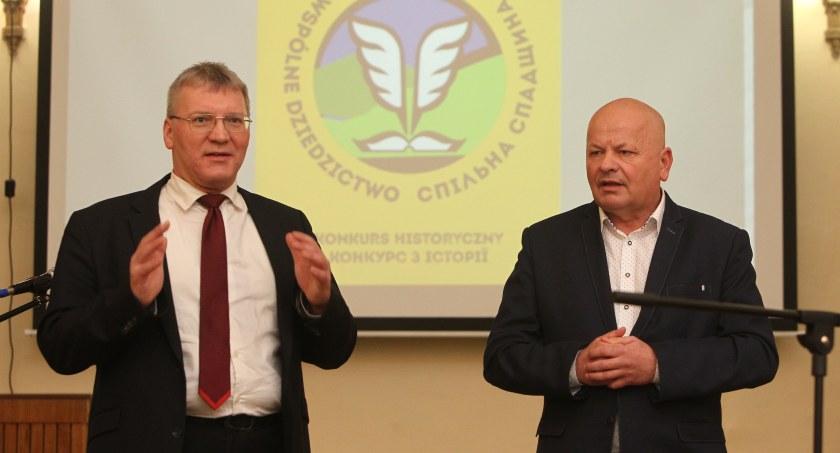 Volodymyr Boyko z Czernichowa (z lewej) oraz burmistrz Brzostku Wojciech Staniszewski (z prawej) to pomysłodawcy Wspólnego dziedzictwa.