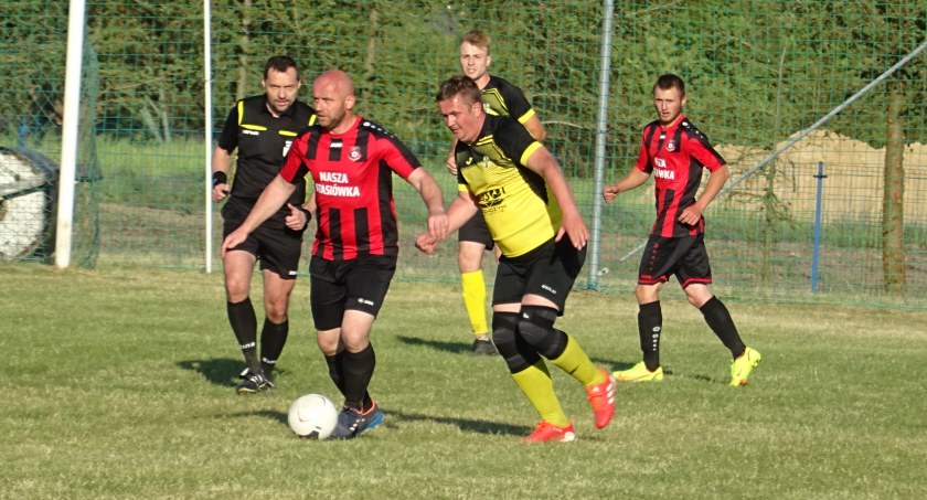Jan Gawle podczas meczu LKS Pustków - LKS Stasiówka.