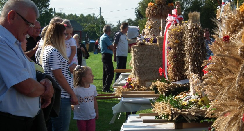 Przegląd wieńców dożynkowych odbędzie się po godzinie 16:00. fot. archiwum