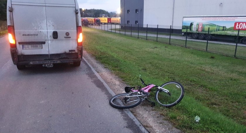 Do potrącenia doszło na nieoświetlonym odcinku dzisiaj rano. Fot. OSP Pilzno.