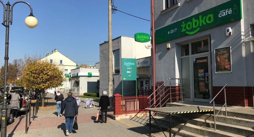 Jeden ze sklepów znajduje się przy ul. Kolejowej w Dębicy