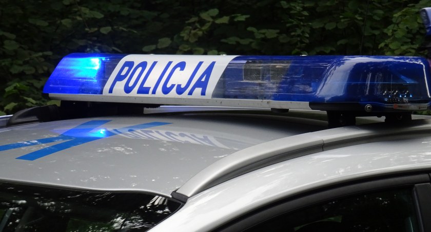 Policjanci zatrzymali kierującego na ul. Poddęby.