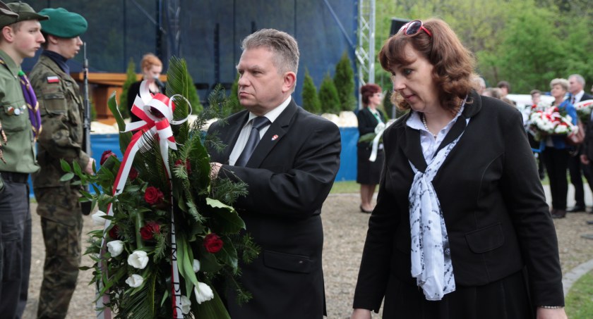 Elżbieta Broniec na zdjęciu z byłym już dyrektorem Muzeum Regionalnego w Dębicy Jackiem Dymitrowskim. Fot. Arch.