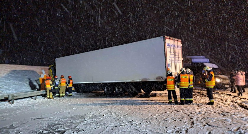 Do wypadku doszło na 512 kilometrze autostrady a4, na terenie województwa małopolskiego. Fot. 112malopolska.pl