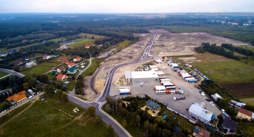 Do włamania doszło na terenie strefy aktywności gospodarczej w Straszęcinie.