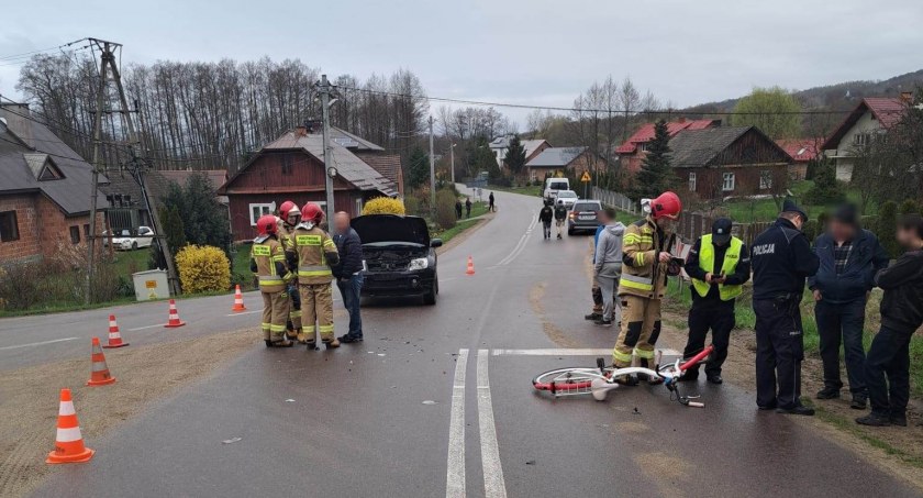 Kierujący suzuki wymusił pierwszeństwo. Zdjęcie: OSP Pilzno.