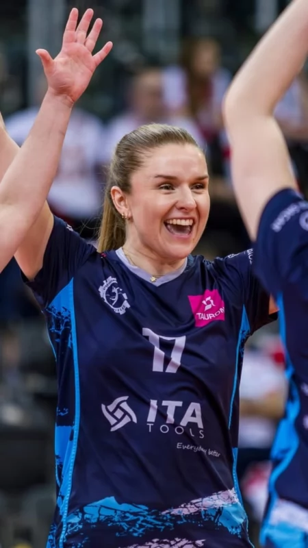 Aleksandra Kazała i jej koleżanki zapraszają na półkolonię z siatkówką