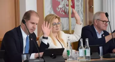 Rada zdecydowała: podatki, śmieci i opłaty w żłobku w górę