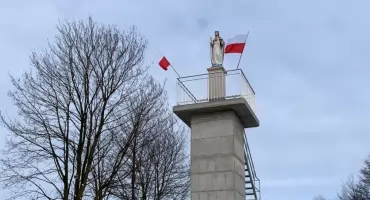 Pomnik Chrystusa Króla już wznosi się nad autostradą