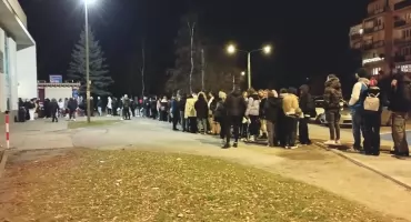 Miało tam powstać targowisko albo salon samochodowy