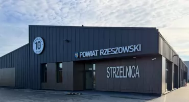 Strzelectwo od podstaw: jak wygląda pierwsze strzelanie na Strzelnicy DYCHA?