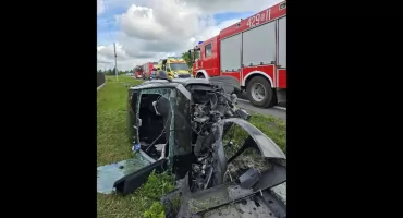 Świadek ruszył z gaśnicą do rozbitego auta. Kierowca był pijany
